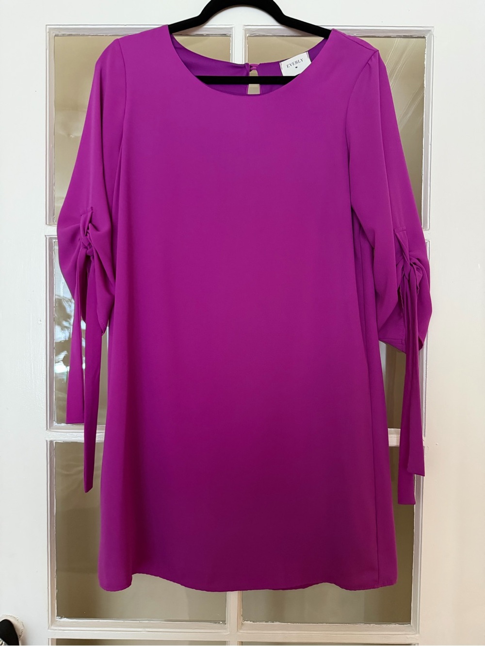 Everly Fuchsia Long-Sleeve Tie-Sleeve Shift Dress